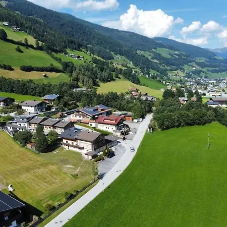 Haus Eckhausl Friends * Bramberg am Wildkogel