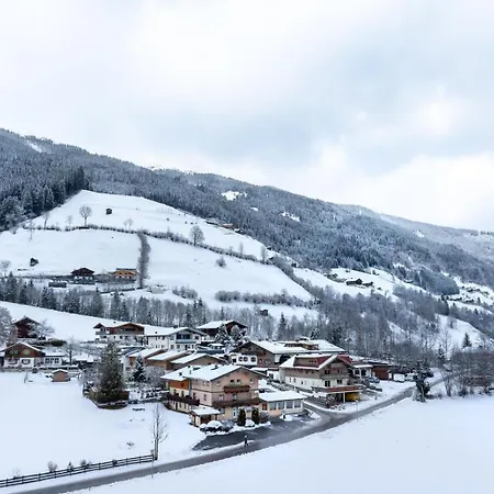 Haus Eckhausl Family *