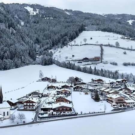 Haus Eckhausl Family *